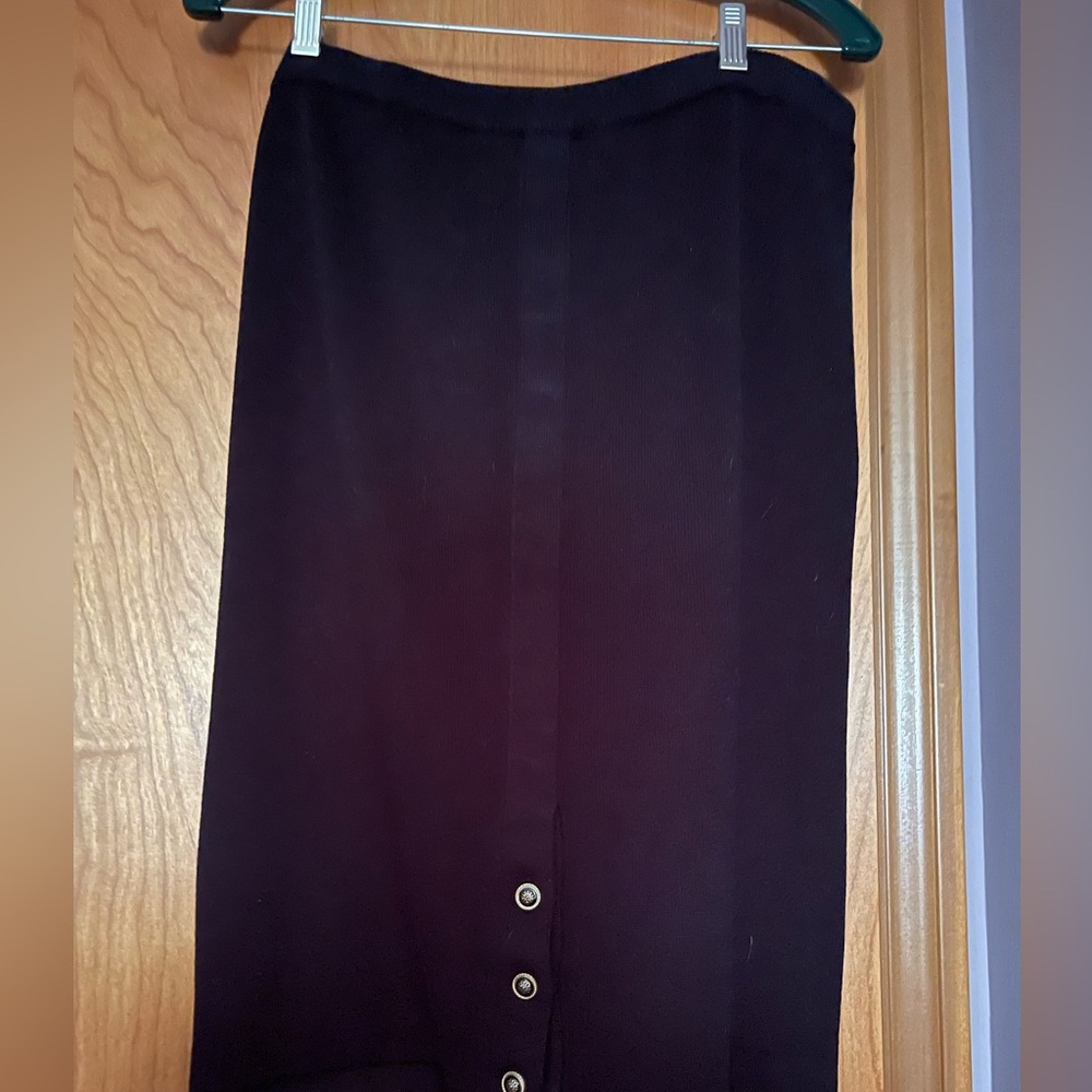 Elegant Black Skirt with 3 gold buttons at the bottom.  Size Large - Picture 2 of 6